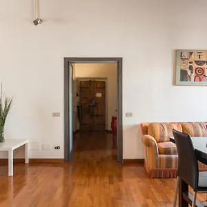Via Del Teatro Pace Apartment Rome